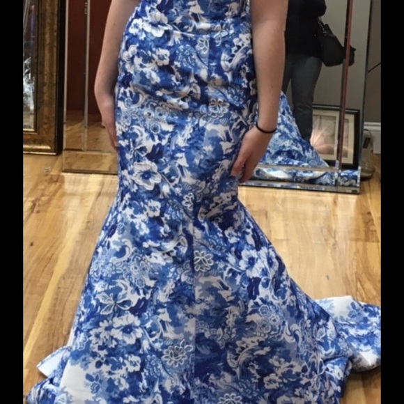 Sherri Hill floral gown - Picture 2 of 4